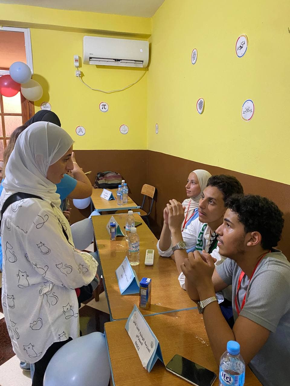 باكالوريا حول طاولة خلال ورشة تخصصات